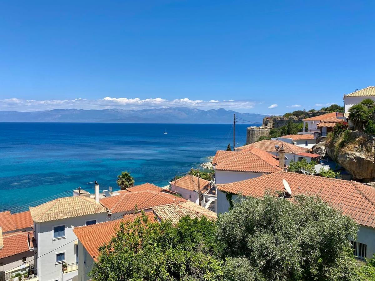 Blu Blu Apartment With Castle View Koróni المظهر الخارجي الصورة