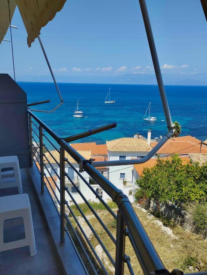 Blu Blu Apartment With Castle View Koróni المظهر الخارجي الصورة
